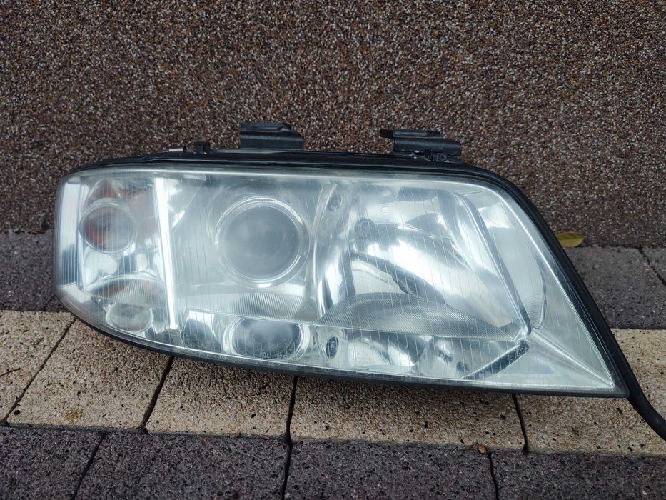 Lampa Przednia Prawa Hella Audi A6 C5 2000r