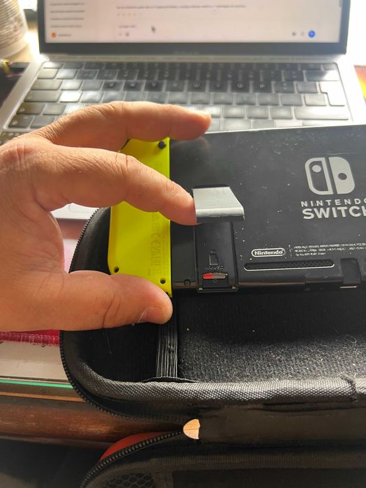 Nintendo Switch V2 + MicroSD 256GB + Bolsa