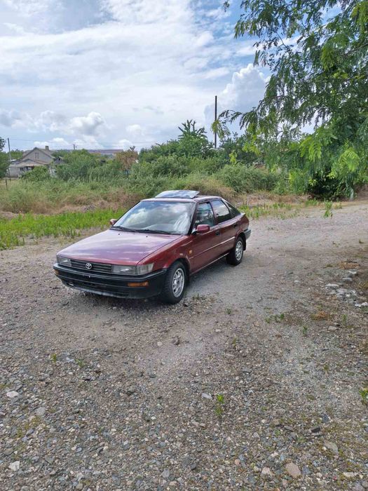 Toyota Corolla E90 ліфтбек Тойота Королла Е90 Розборка шрот запчастини по запчастинах двигун 4A карбюратор МКПП кузов