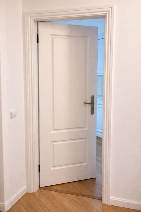 Porta interior em madeira maciça – 199×71 cm