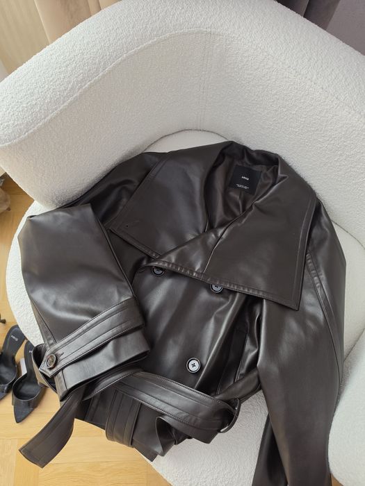 Шоколадна куртка Mango