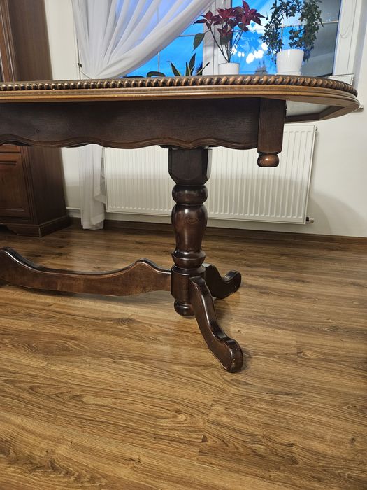 Duży  rozkadany stół do salonu,jadalni