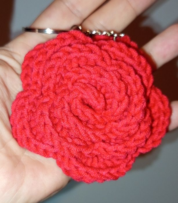 Brelok czerwona róża