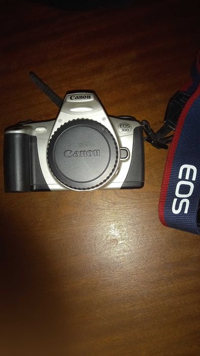 Máquina fotográfica analógica Canon EOS 300