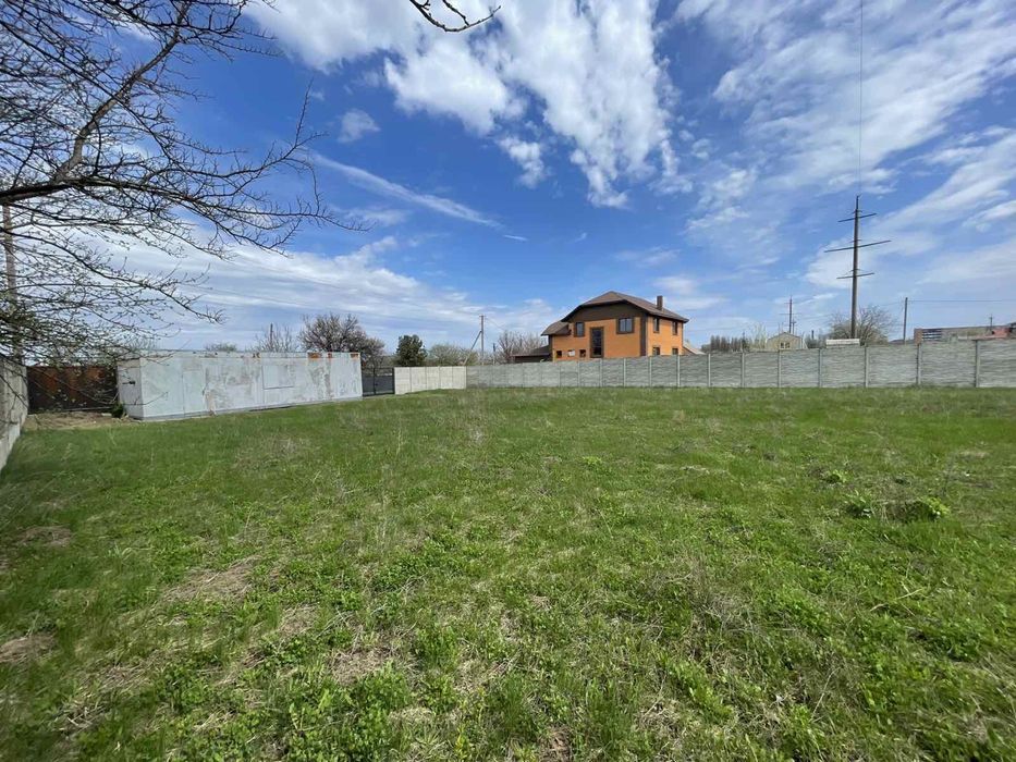 Участок 0,18 га , огражденный , конечная остановка троллейбуса ГРЛ