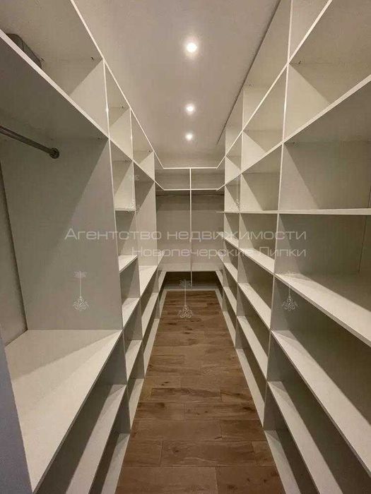 Продаж триповерхового таунхауса 290м2 в Козині КМ Montana Village