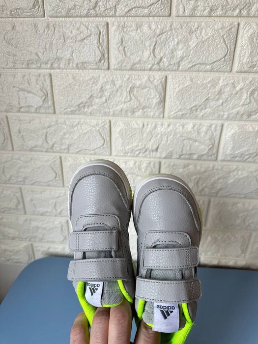 Кросовки Adidas 30p мокасини хайтопи кросівки крокси шлепки сандалі босоніжки