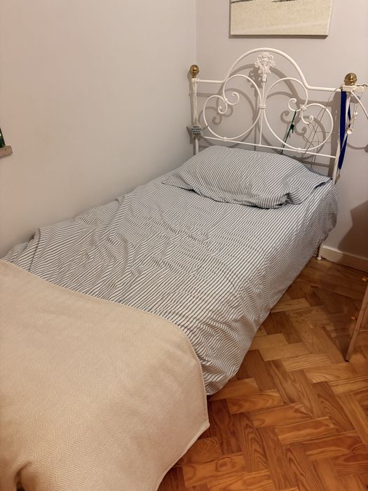 Duas Cama de ferro individual