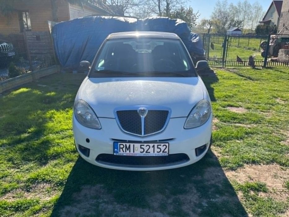 Lancia Ypsilon