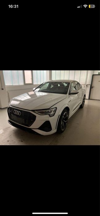 Капот Audi E-Tron колір-S9R