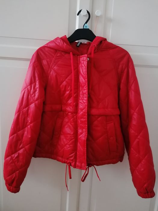 Czerwona kurtka wiosenna H&M