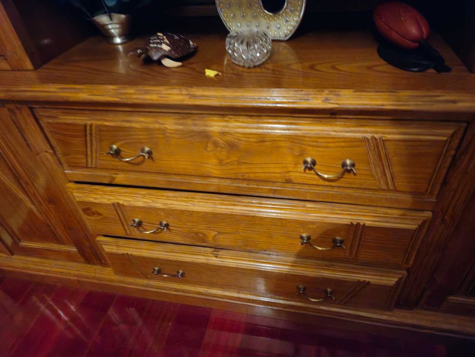 Móvel de Sala em Madeira Maciça (2 Corpos) – Excelente Estado