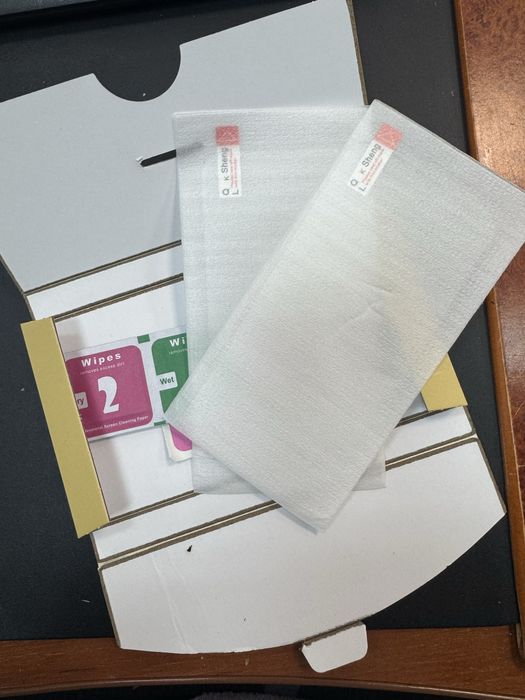 Чехлы на iPhone 13