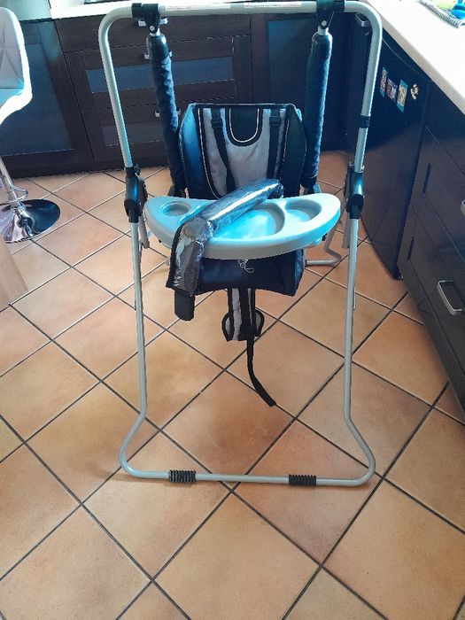 Sprzedam hustawke Dziecienca z funkcją krzeslka posiada stolik
