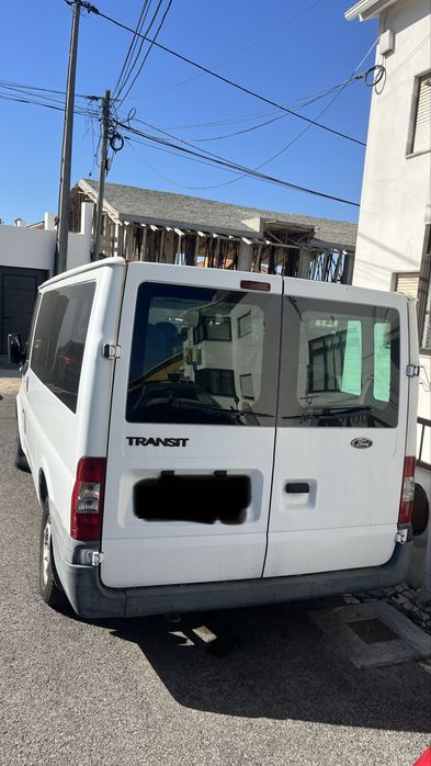 Ford transit 9 lugares avariada