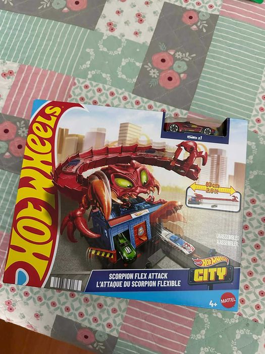 brinquedos novos e embalados