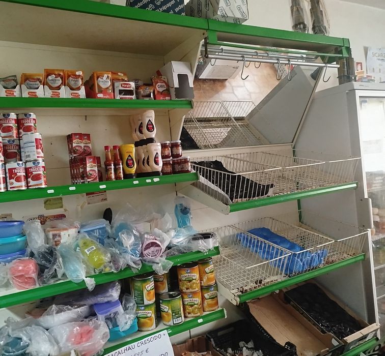 Prateleiras metálicas de comércio