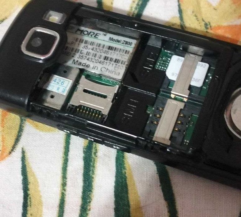 Кнопочний телефон More Z800 (китайська Nokia 6303)