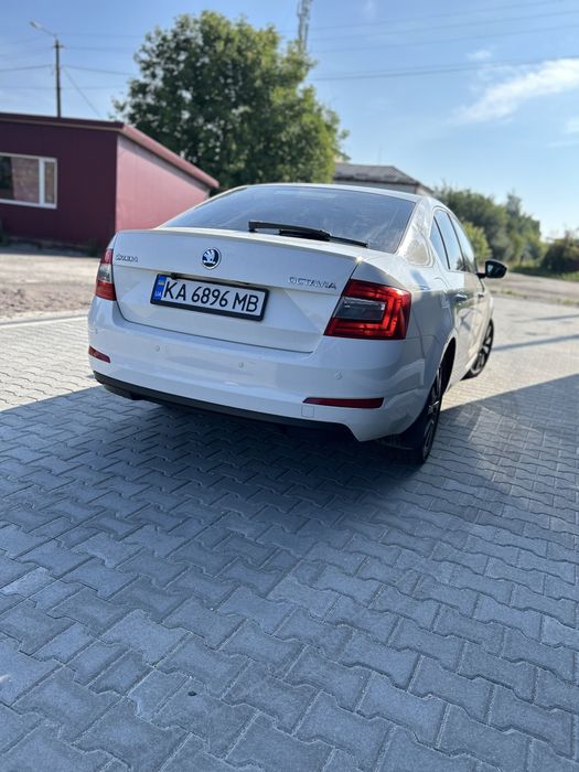 Продам Шкода Октавіа  А7 власне авто Терміново