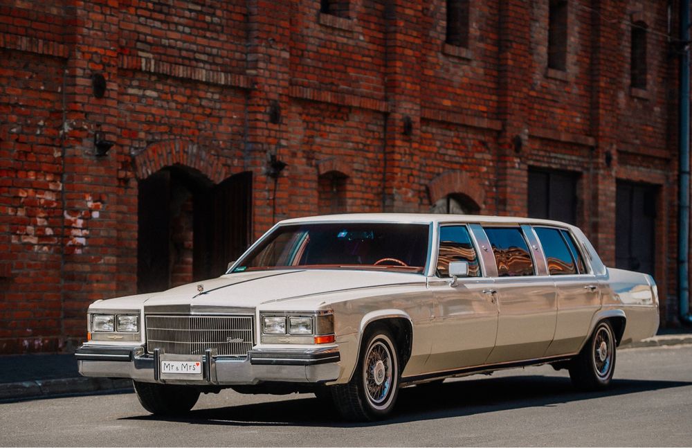 Auto samochód limuzyna na wesele do ślubu wieczór panieński kawalerski