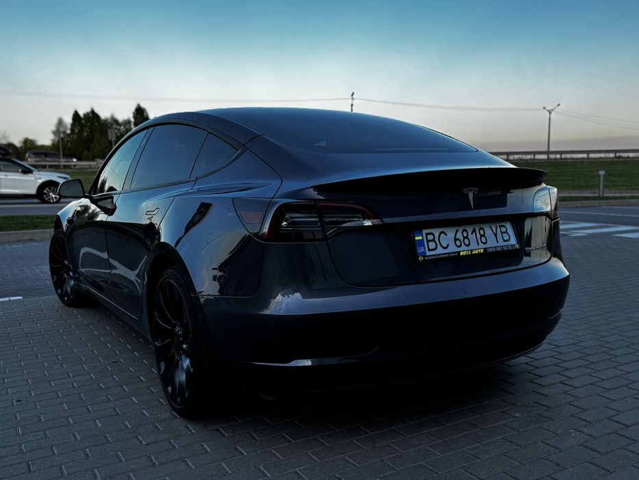 Tesla model 3 Perfomance