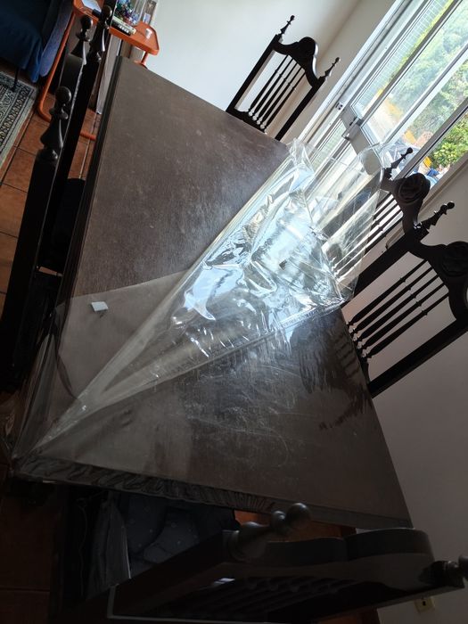 Conjunto mesa antiga com cadeiras