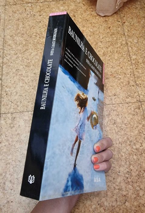 Livro "Baunilha e Chocolate" de Sveva Casati Modignani