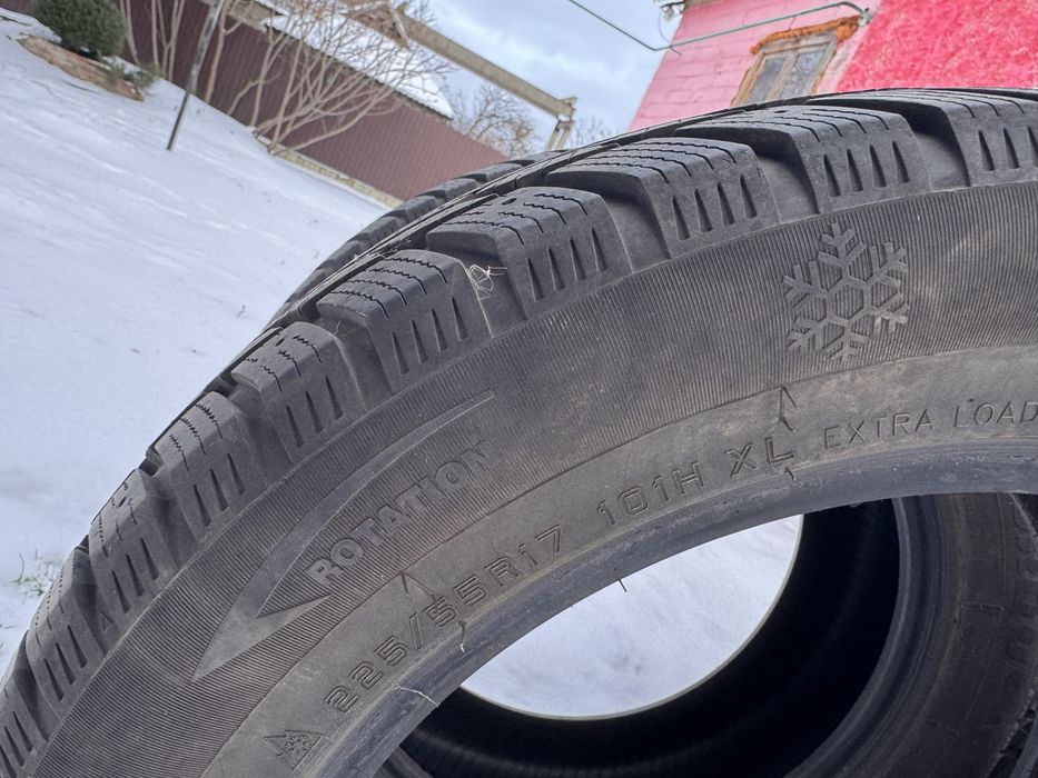 Продам зимову гуму 225/55 r17