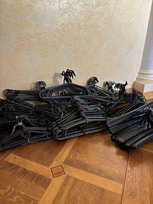Вішаки для одягу
