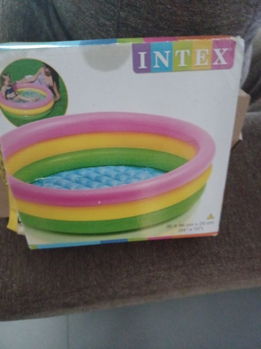 Piscina para bebé ou banheira para viagem