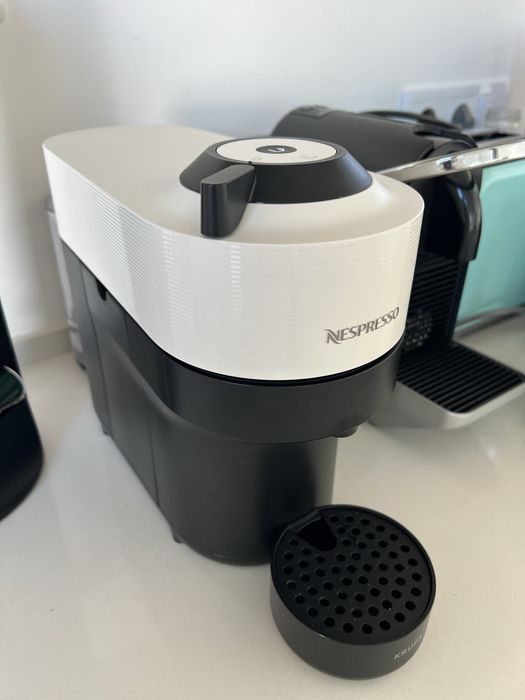 Máquina Nespresso Vertuo Pop Branca – Como Nova