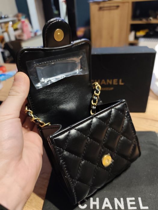 Ekskluzywna Mini Torebka Chanel Makeup – Quilted Lambskin Style z łańc