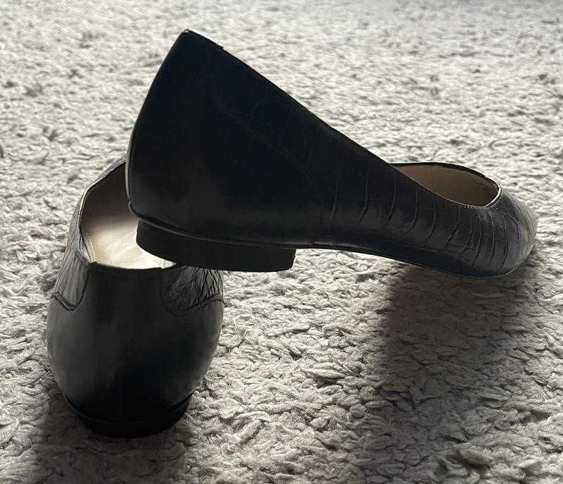 Оригинал.фирменные,кожаные туфли-балетки и тиснением massimo dutti