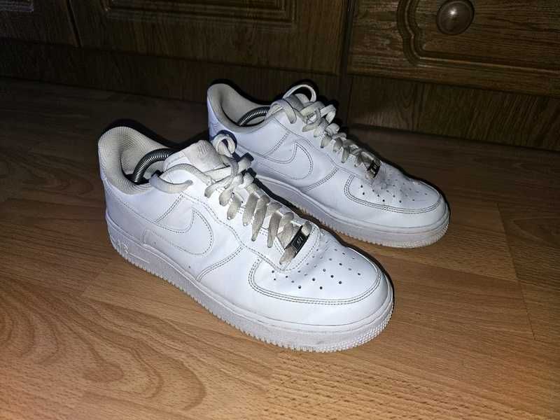 Buty Nike Air Force 1 07' skórzane 42.5(27cm) białe