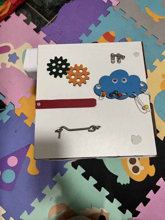 Б/У Бізікуб 25*25 см для хлопчика