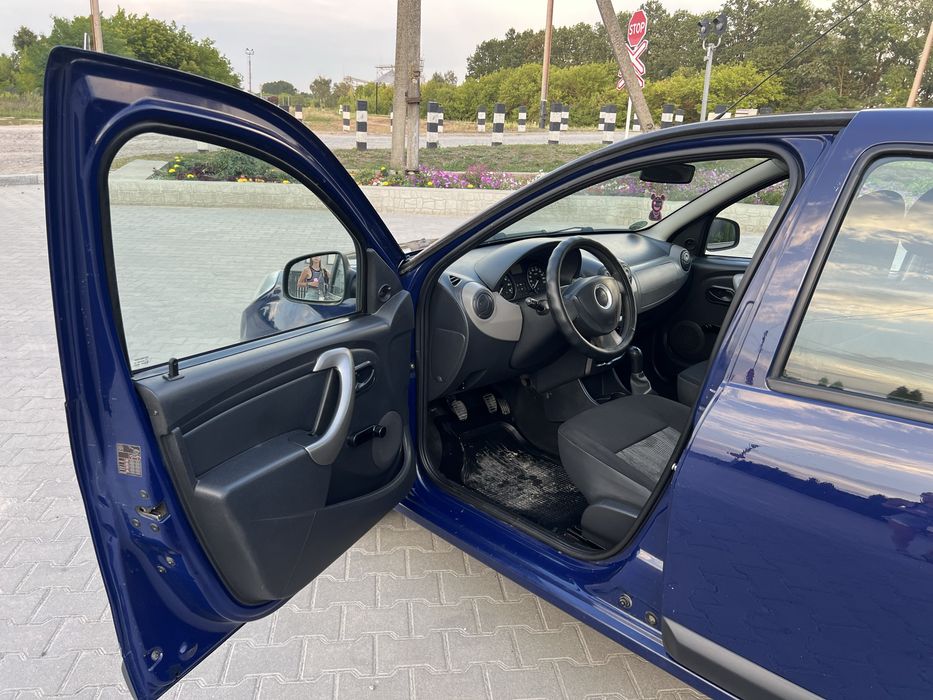 Продам Dacia Sandero 1.4 бенз
