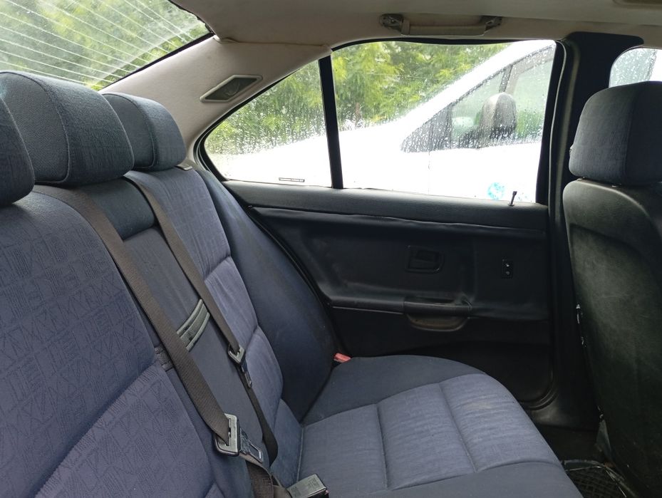 BMW  318Tds / Vendo ou troco