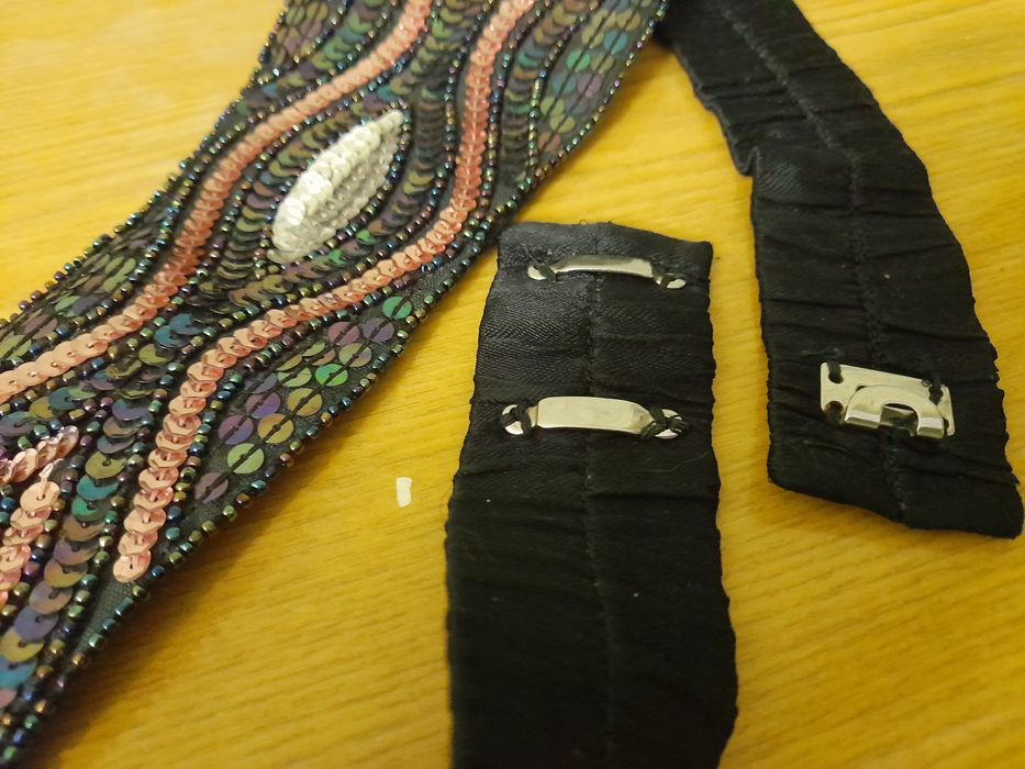 Пояс вышит пойетками , Индия.