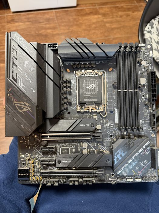 материнка asus rog strix b660-g wifi