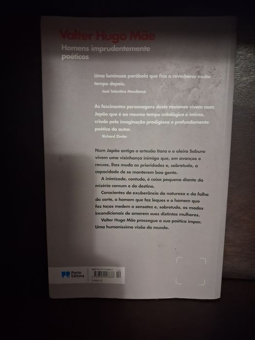 Homens imprudentemente poéticos - Valter Hugo Mãe • Porto Editora