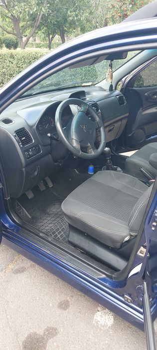 Mitsubishi space star 2003