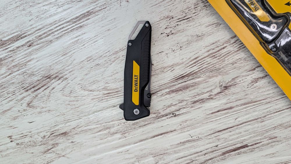 Ніж складний DeWalt DWHT10910
