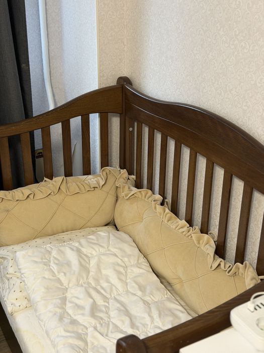Дитяче ліжко коричневого кольору + матрац + бортики!
