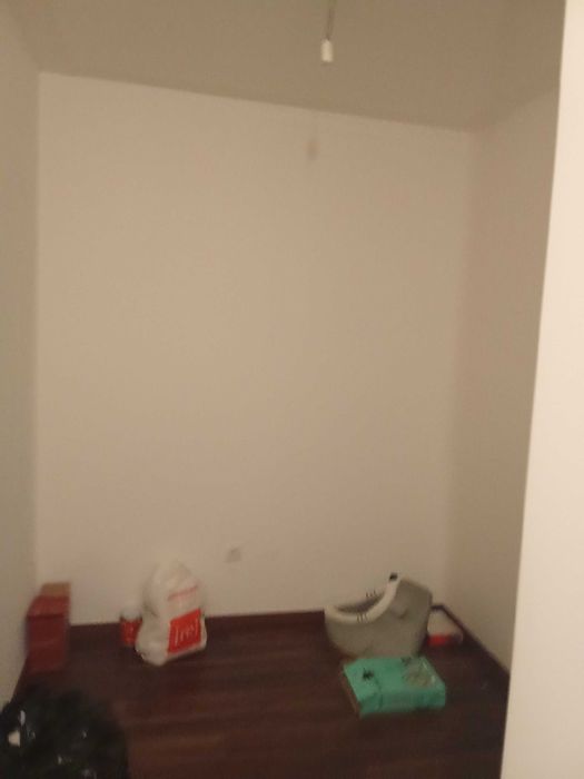 aluga-se quarto em apartamento T2