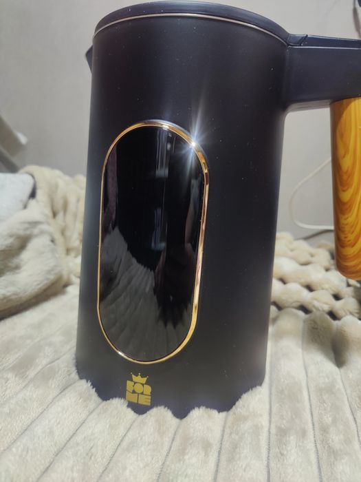 Електрочайник з підігрівом