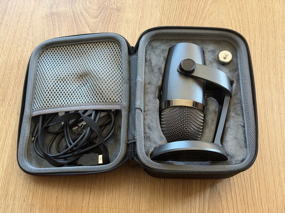 Microfone Blue Yeti Nano - Cinza