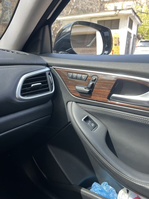 Продам Infiniti QX30