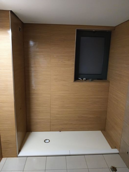 Pedreiro ladrilhador remodelações ,e, empreitadas de tijolo