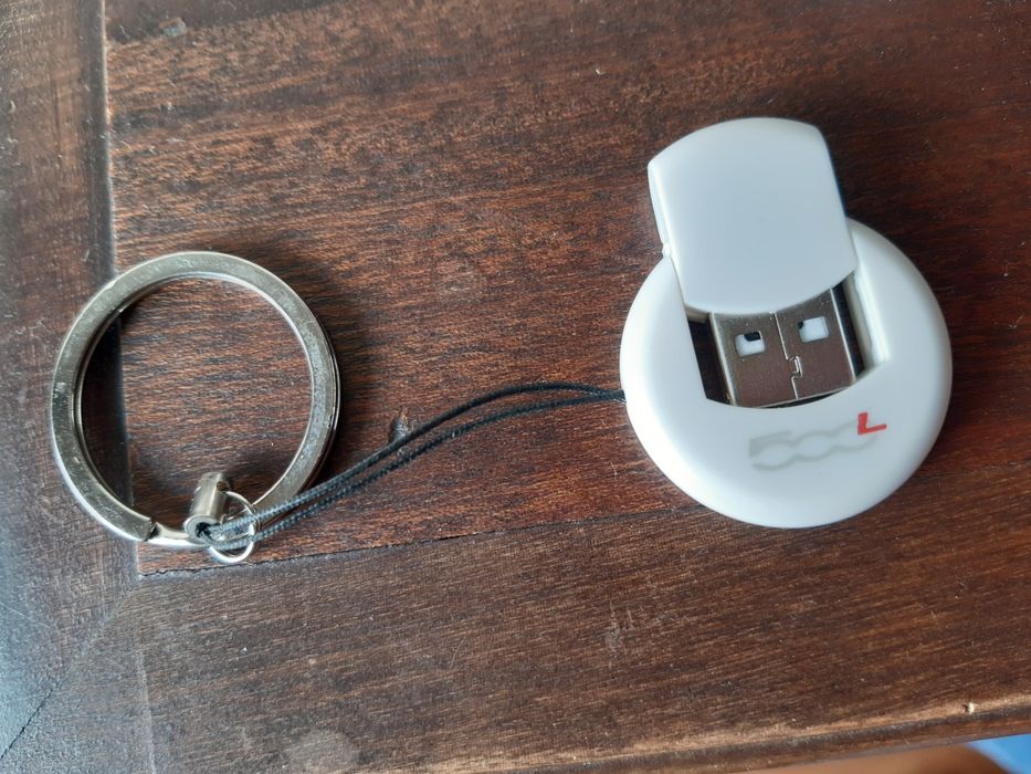 Porta chaves (Fiat 500L) Novo