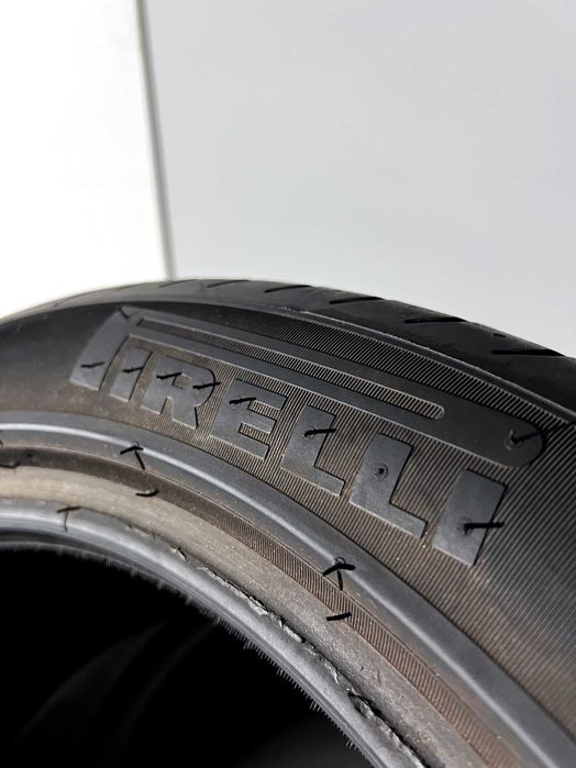 Pneus Pirelli Pzero - 245/45/19 - Como NOVOS
